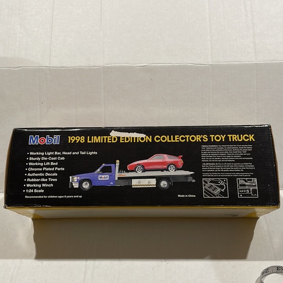 Mobil Collector’s toy truck - Picture 2 of 6